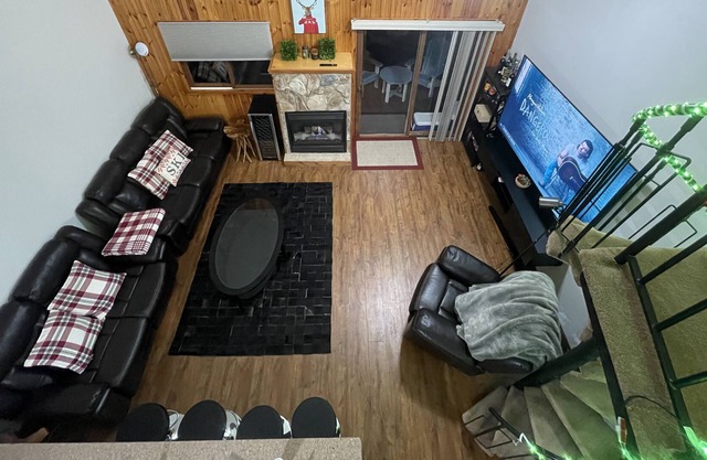 Brand New Mountain Retreat Condo (SKI-IN/SKI OUT)