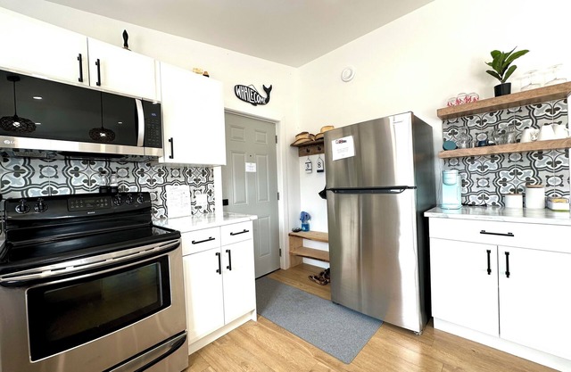 Brand new, ocean front cottage overlooking the iconic Confederation Bridge!