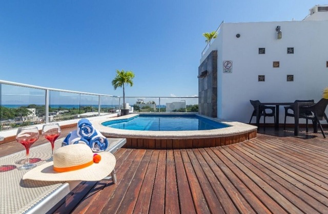 Brand New Ocean View Eigentumswohnung mit Roof Top Pool