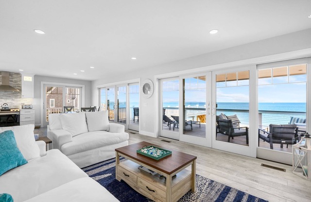 Brand new oceanfront house with panoramic views of the Cape Cod Bay