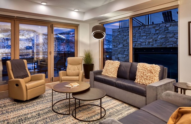 Brand New Park City Ski-in/Out Luxury Condo. Amazing Ski Tower and Fitness Area.