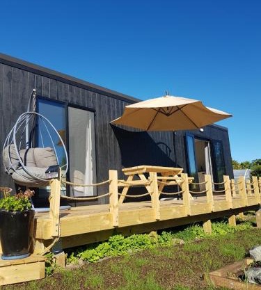 BRAND NEW Perfect tiny home in Mangawhai
