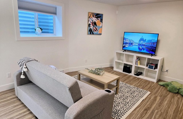 Brand new private suite in willoughby