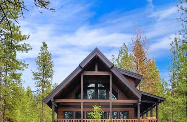 Brand New! Quintessential Cabin On East Mountain