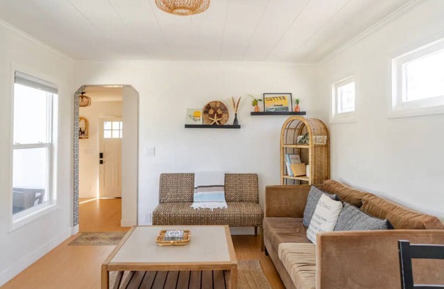 Brand New Remodeled Pierpont Surf Cottage Footsteps to Ocean Ventura