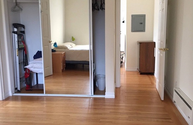 Nagelneu Renoviert, freistehend, einstöckig, zwei Schlafzimmer, zwei Bäder
