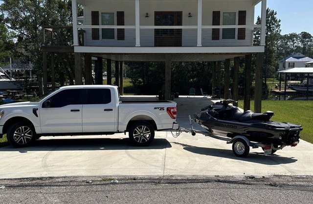 Brand new right on the water walking distance to the Jordan river steamer.