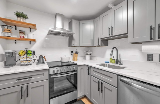 Brand New Studio Brownstone On A Historic St!