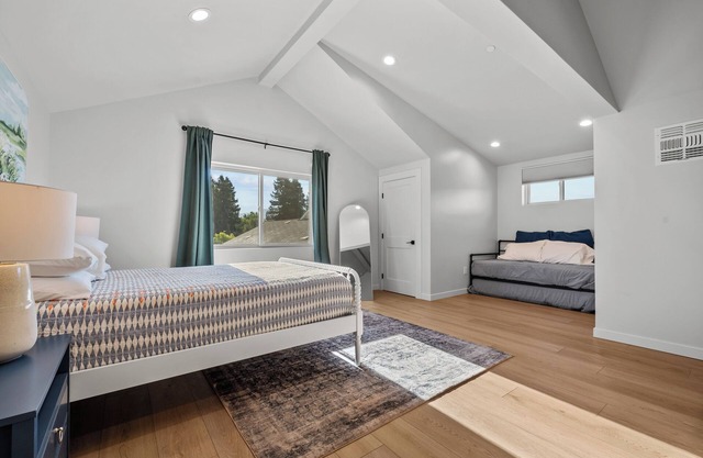 Brand New studio apartment centrally located in Santa Clarita!