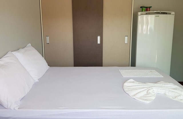 Brandneue Suite mit Möbeln, TV, Kühlschrank, Netflix, Wifi. komm schau es dir an ..!
