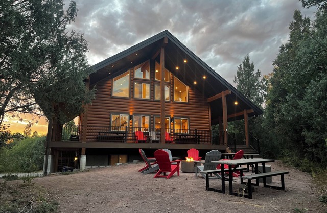 BRAND NEW Teton View Cabin, Wi-Fi, 2 Master Suites, Yellowstone & Teton basecamp
