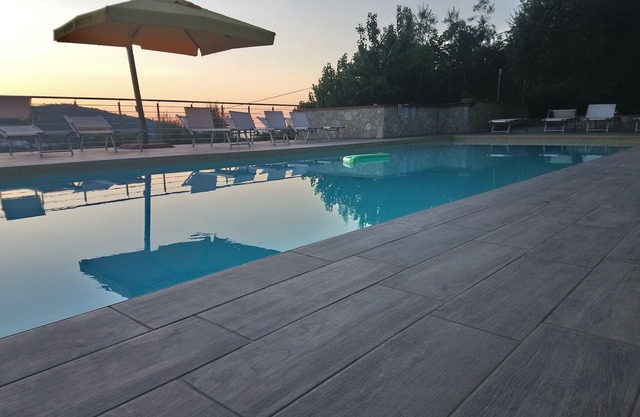 Brandneue 3-Zimmer-Wohnung mit Veranda, Pool und Klima