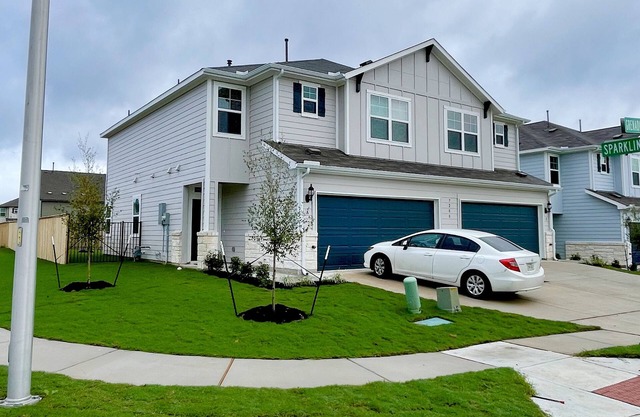 Brand new townhouse and brand new appliances to live!