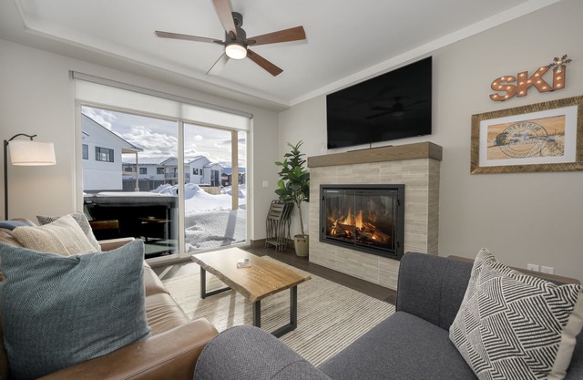 Brand New upscale 2-Bedroom Condo in Fraser with Large Private Hot Tub