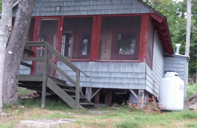 Brassua Lake Camps in Rockwood, Maine (Elch)