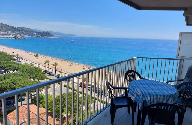 Bravaholidays-410-Neptuno-Terrace sea views. 1st line beach. 4 bedrooms
