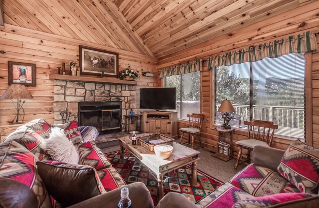 Breakaway-Hütte, 3 Schlafzimmer, Schlafmöglichkeiten für 6, Haustiere willkommen, Holzkamin