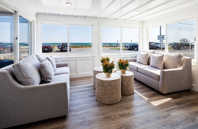Breakwater Hotel