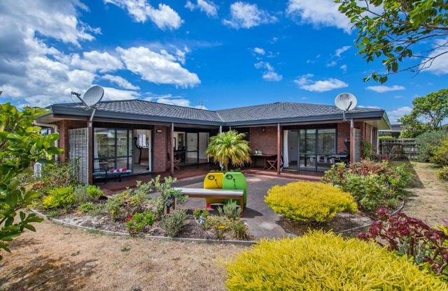 Bream Bay Bach - Ruakaka Holiday Home