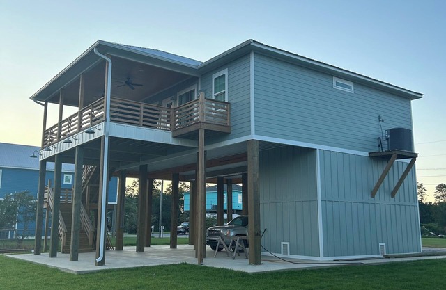 Bream Street retreat. New home in BSL on the water with boat launch. Sleeps 10.
