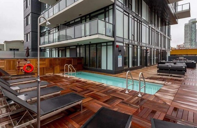 Breath~Taking~View~22th Floor~Balcony&Bedroom/4Guest DT Skyline#1010 6st SW