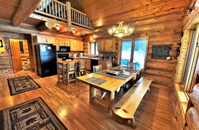 Breathe! A Beautiful Cabin | 2 Bed, 1 Bath