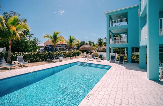 Breathtaking Island Oasis! Relaxing Studio w/Resort amenities & Gulf views!