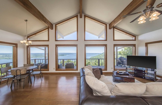 ** NEUES ANGEBOT ** Atemberaubendes Haus mit Seeblick in Diamond Bluff