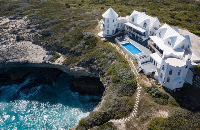 Breathtaking Ocean front Villa, Amazing Views