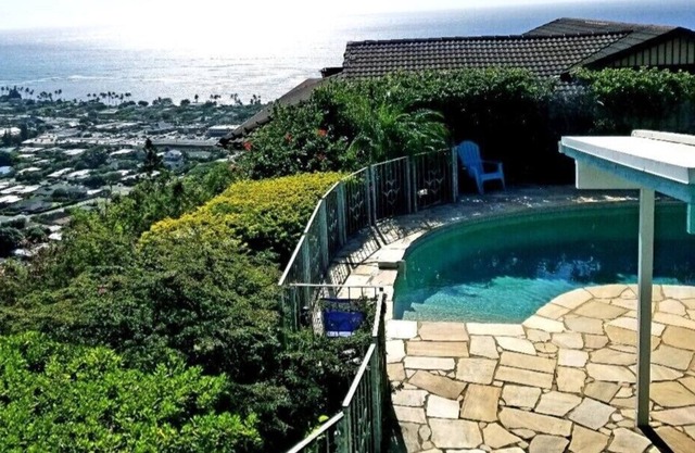 Breathtaking Ocean + Mountain View + Private Pool. Monthly Rental!