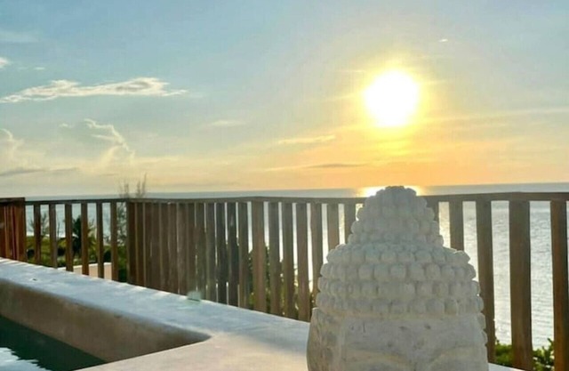 Breathtaking Ocean Vista Penthouse w/Private Pool