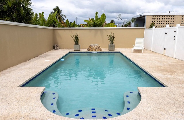Atemberaubend entspannend !! Einfacher Spaziergang zum Strand, sehr privater Pool Einstellung