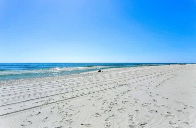 Breathtaking Soundfront Condo|Pool & Beach Access!