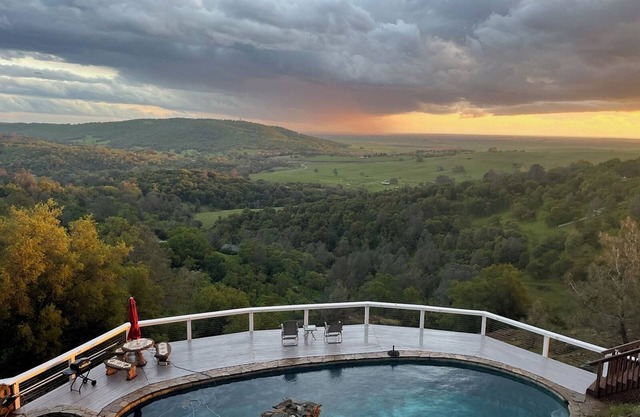 Breathtaking view of the Hills with HotTub, Pool and Pool Table