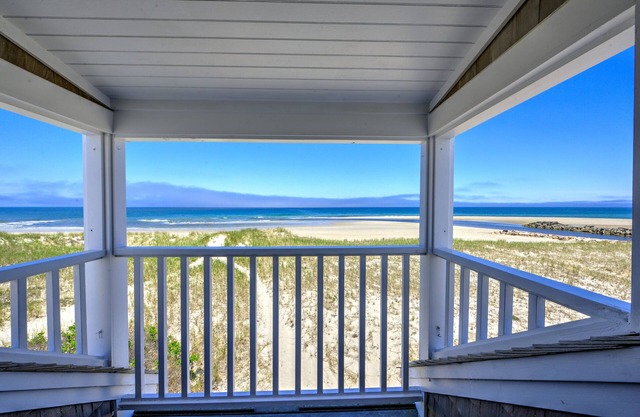 Breathtaking Views of Cape Cod Bay and Scorton Creek, a Perfect Location
