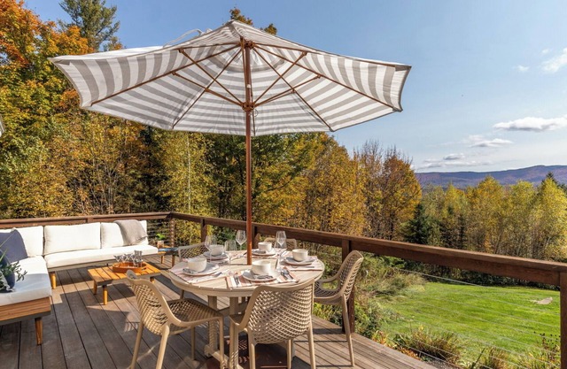 Incredible views, newly furnished!