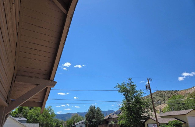 Breathtaking views of the Moutains close to downtown