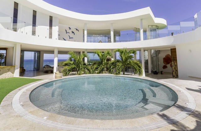 Breathtaking Villa and Incredible Sea Views w/ 7Bdrs Pool...