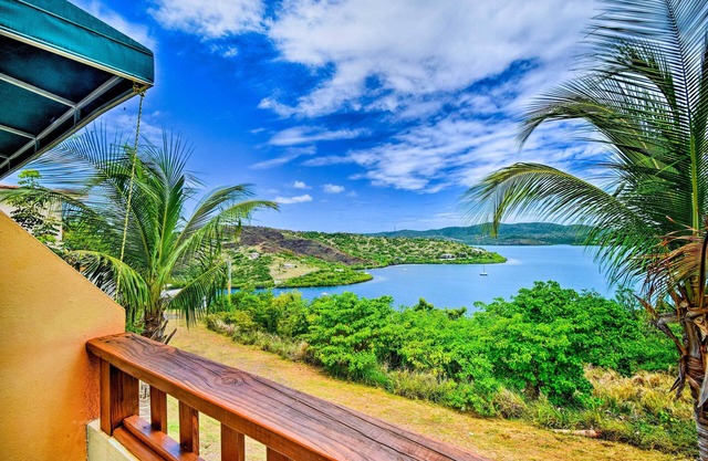 NEU-Eigentumswohnung mit Patio u. Bucht-Ansichten-1. 5 Mi zu DT Culebra