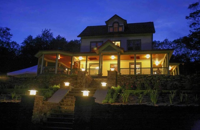 Breezy Hill Inn