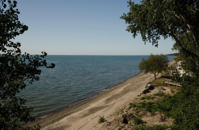 Brennan Beach Lakeview Park Model 1