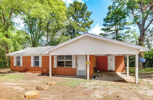 Pet-Friendly Brent Home w/ Spacious & Fenced Yard!
