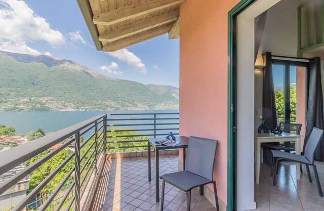 Brezza del Lario Studio apartment with loft by Varenna Holidays