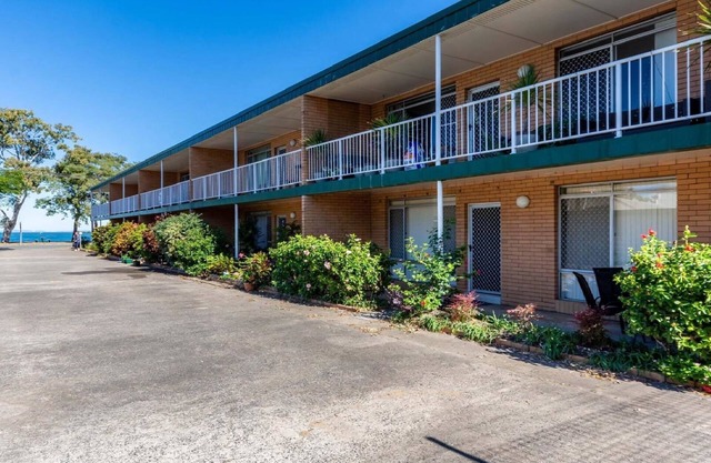 Comfy Ground Floor Unit gegenüber dem Wasser! Welsby Pde, Bongaree