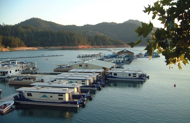 Bridge Bay Lodge at Shasta Lake