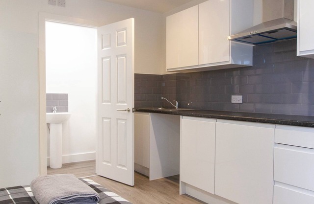 Bridge Road - Room 2b