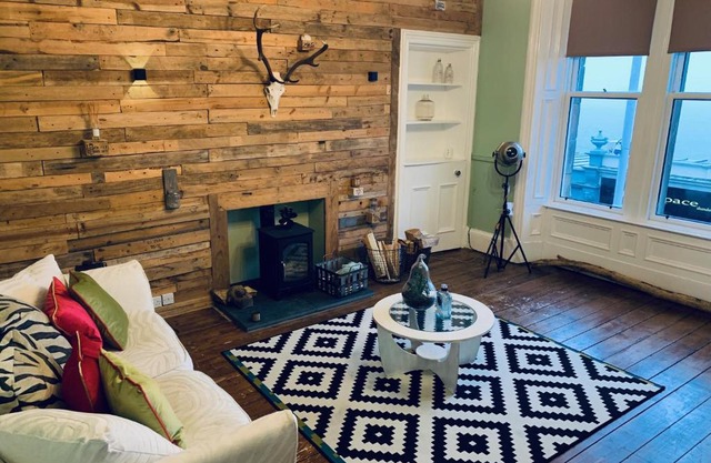Bridge View Apt - stunning River Tay views
