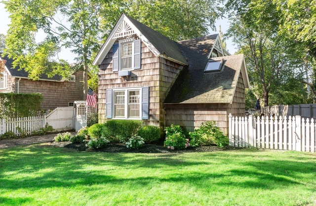 Bridgehampton Classic Shingle 3BR Fireplace Close to All, Beach & Town Center