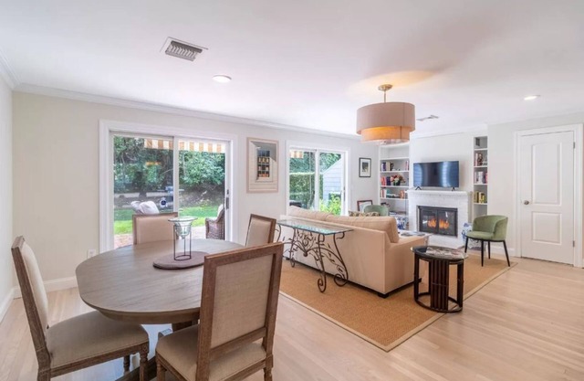 Bridgehampton Townhouse Ideal Location