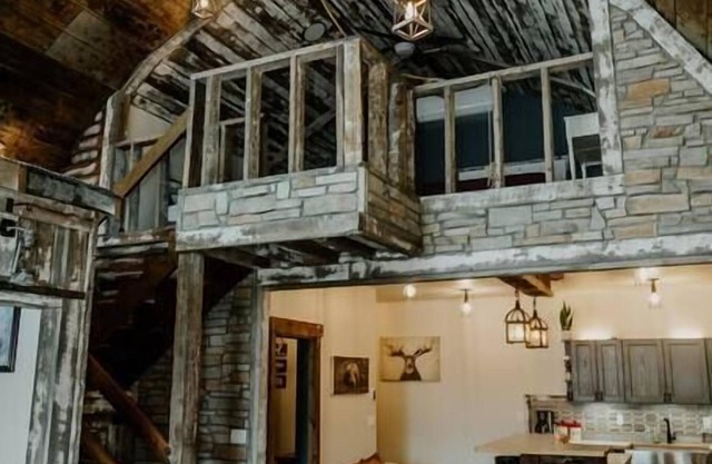 BRIDGER VIEW BARN EAST UNIT